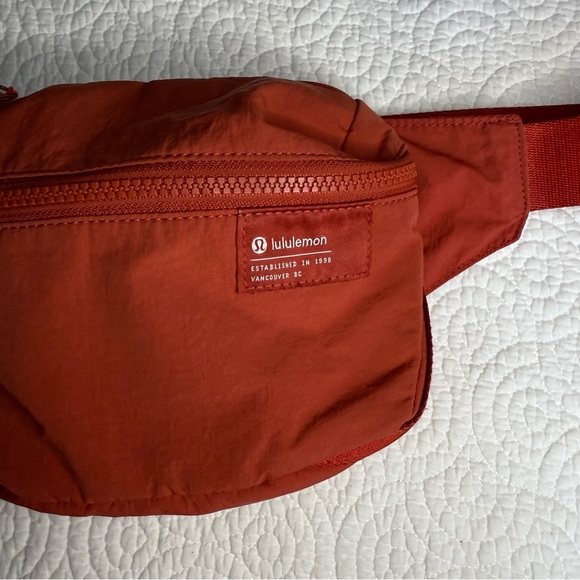 lululemon athletica Men's Belt Bag in Bold orange - Picture 5 of 12